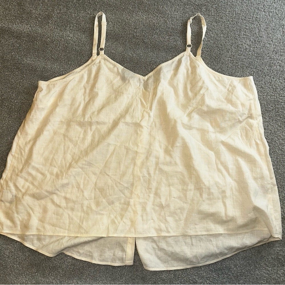 Torrid Cream Sleeveless Boxy top - Picture 2 of 4